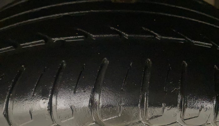 2014 Ford Ecosport TITANIUM 1.5L PETROL AT, Petrol, Automatic, 76,530 km, Left Front Tyre Tread