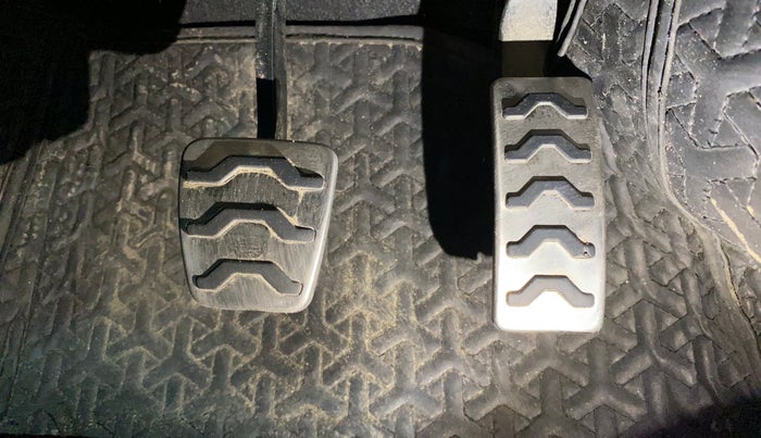 2021 Hyundai VENUE SX 1.0 TURBO IMT DUAL TONE SPORT, Petrol, Manual, 44,233 km, Pedals