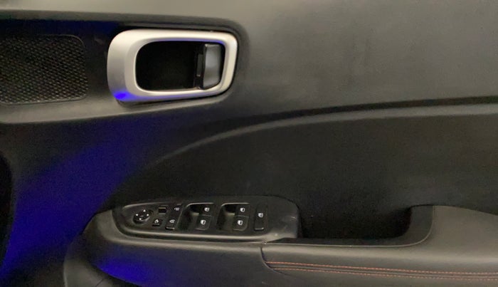 2021 Hyundai VENUE SX 1.0 TURBO IMT DUAL TONE SPORT, Petrol, Manual, 44,233 km, Driver Side Door Panels Control