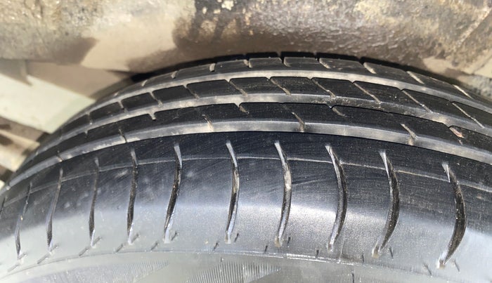 2017 Maruti Wagon R 1.0 LXI CNG, CNG, Manual, 31,257 km, Left Rear Tyre Tread