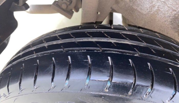 2017 Maruti Wagon R 1.0 LXI CNG, CNG, Manual, 31,257 km, Right Rear Tyre Tread