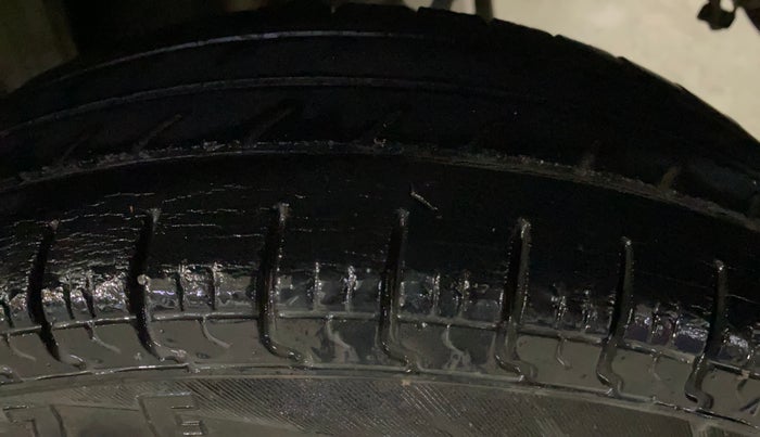 2018 Maruti Alto 800 LXI, Petrol, Manual, 43,258 km, Left Rear Tyre Tread