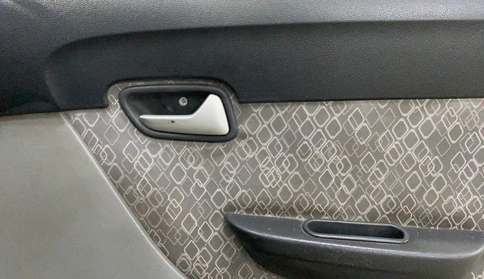 2018 Maruti Alto 800 LXI, Petrol, Manual, 43,258 km, Driver Side Door Panels Control