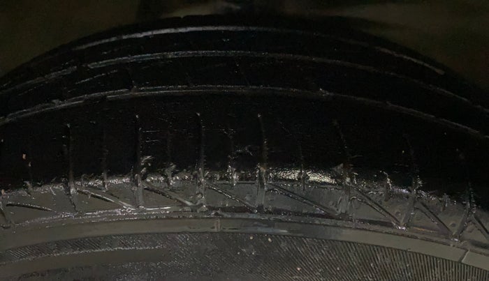 2018 Maruti Alto 800 LXI, Petrol, Manual, 43,258 km, Right Front Tyre Tread