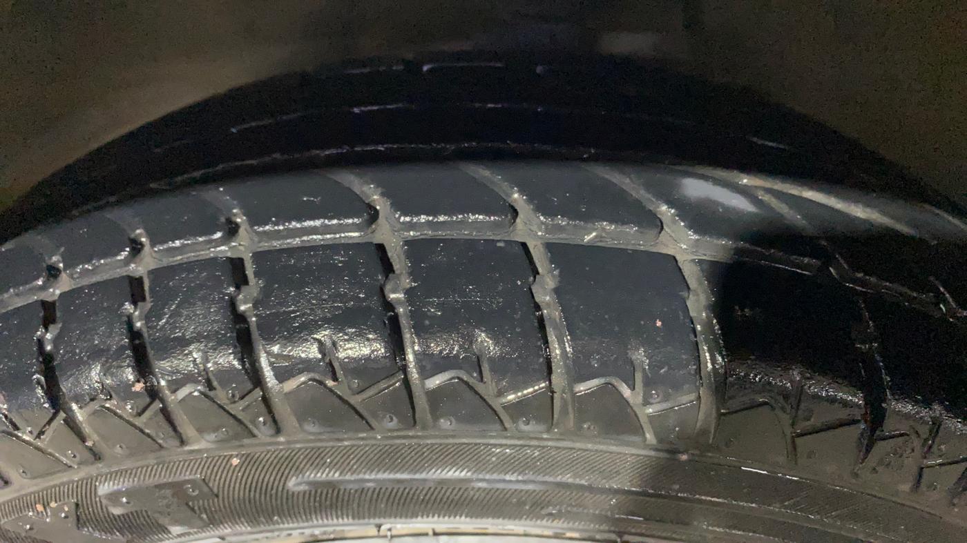 2018 Maruti Alto 800 LXI, Petrol, Manual, 43,279 km, Left Front Tyre Tread