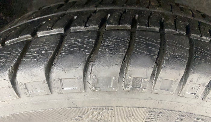 2014 Maruti Alto 800 LXI, Petrol, Manual, 37,591 km, Right Front Tyre Tread