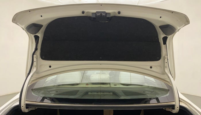 2011 Toyota Corolla Altis G PETROL, Petrol, Manual, 86,841 km, Boot Door Open
