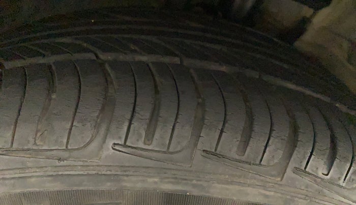 2011 Toyota Corolla Altis G PETROL, Petrol, Manual, 86,841 km, Right Rear Tyre Tread