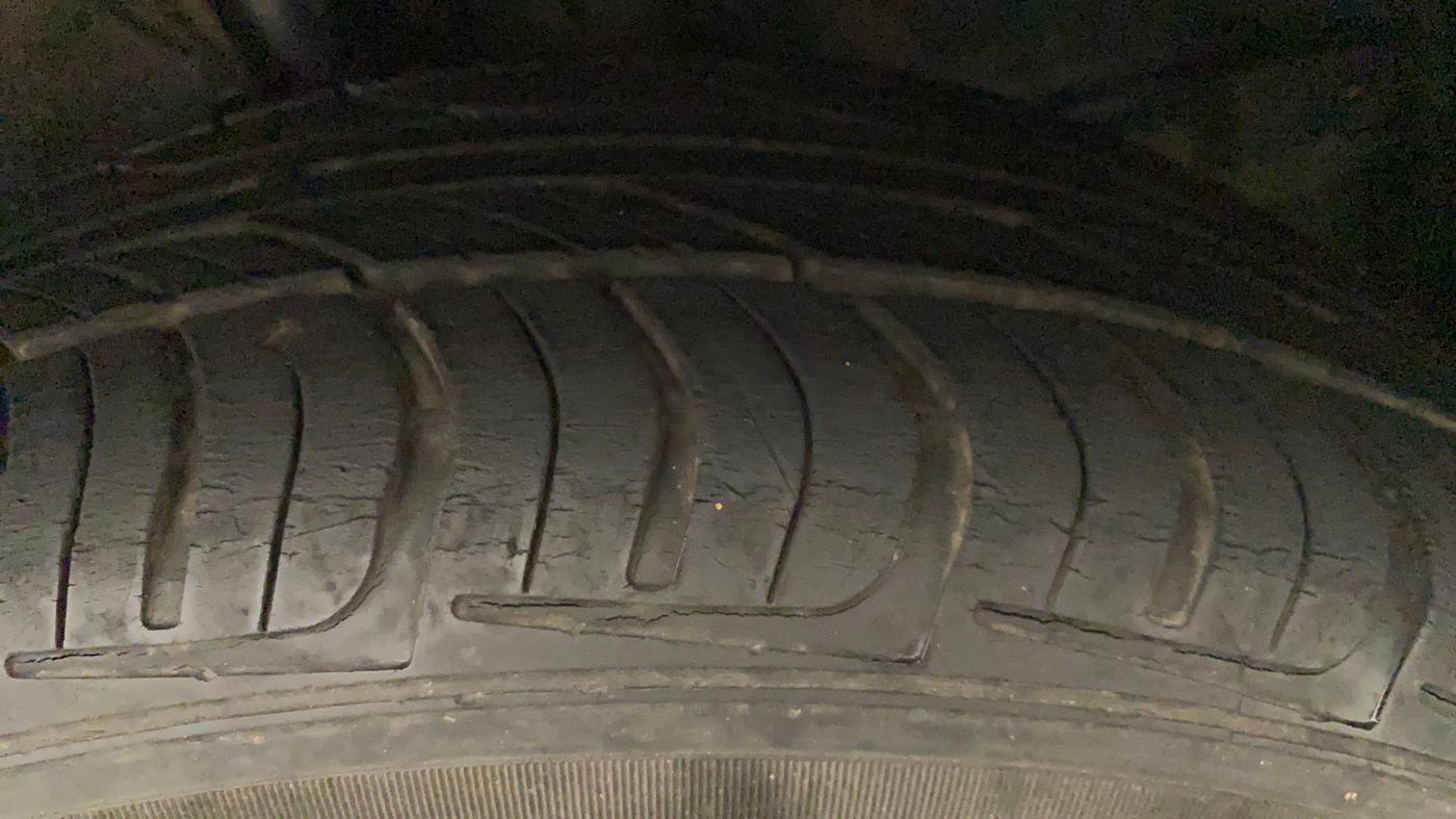 2011 Toyota Corolla Altis G PETROL, Petrol, Manual, 86,841 km, Left Front Tyre Tread
