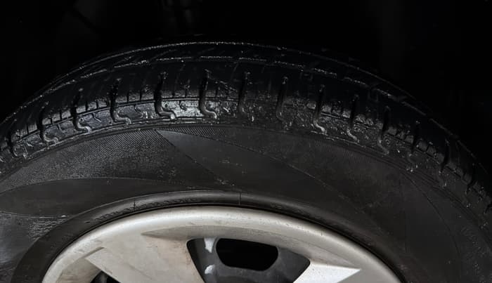 2017 Renault Kwid RXL, Petrol, Manual, 39,154 km, Right Front Tyre Tread