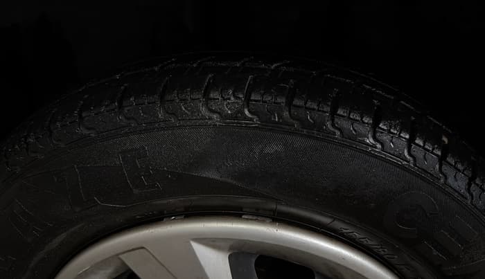 2017 Renault Kwid RXL, Petrol, Manual, 39,154 km, Left Front Tyre Tread