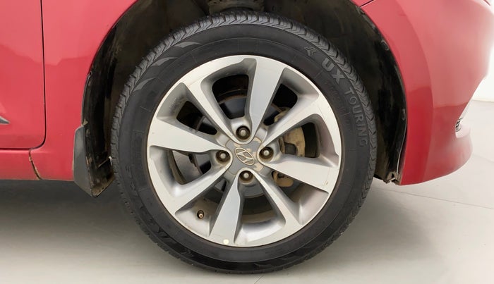 2016 Hyundai Elite i20 ASTA 1.2, Petrol, Manual, 1,18,443 km, Right Front Wheel