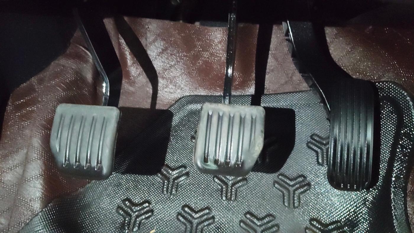 2019 Tata Harrier XZ 2.0L, Diesel, Manual, 40,171 km, Pedals