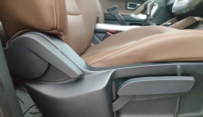 2019 Tata Harrier XZ 2.0L, Diesel, Manual, 40,171 km, Driver Side Adjustment Panel