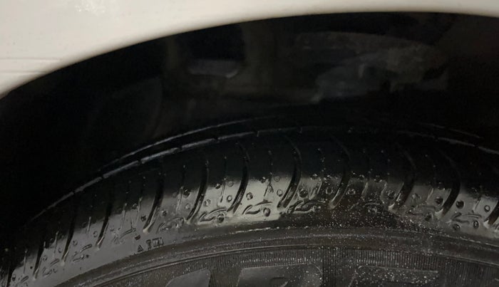 2018 Hyundai Xcent S 1.2, Petrol, Manual, 74,070 km, Left Front Tyre Tread