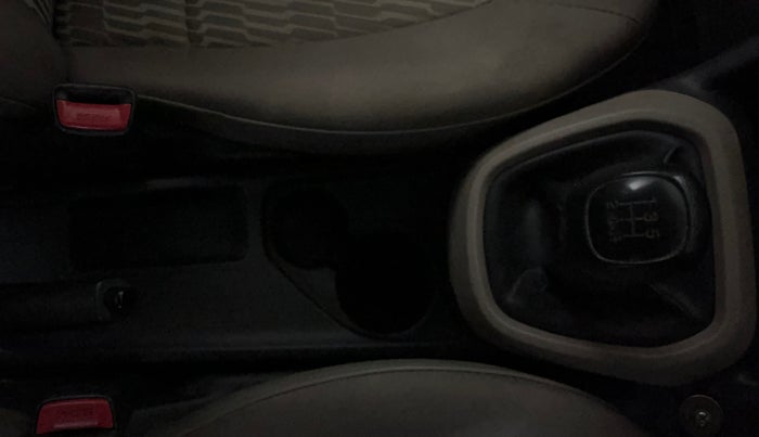 2018 Hyundai Xcent S 1.2, Petrol, Manual, 74,070 km, Gear Lever