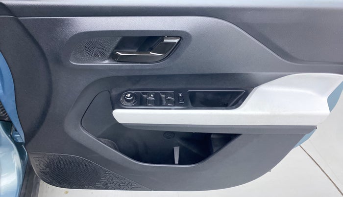 2022 Tata PUNCH ACCOMPLISHED DAZZLE PACK MT, Petrol, Manual, 8,575 km, Driver Side Door Panels Control