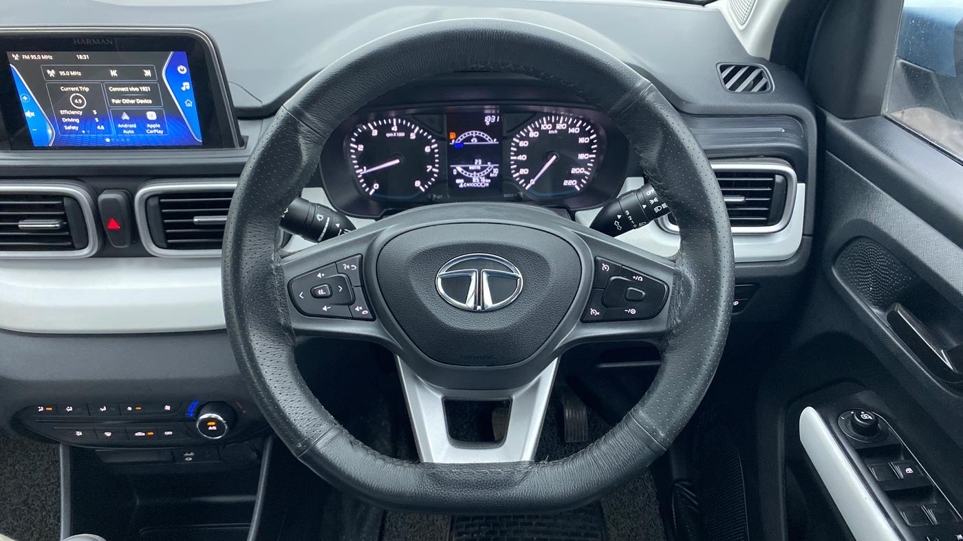 2022 Tata PUNCH ACCOMPLISHED DAZZLE PACK MT, Petrol, Manual, 8,575 km, Steering Wheel Close Up