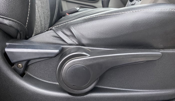 2018 Tata Tiago XZ 1.2 REVOTRON, Petrol, Manual, 31,615 km, Driver Side Adjustment Panel