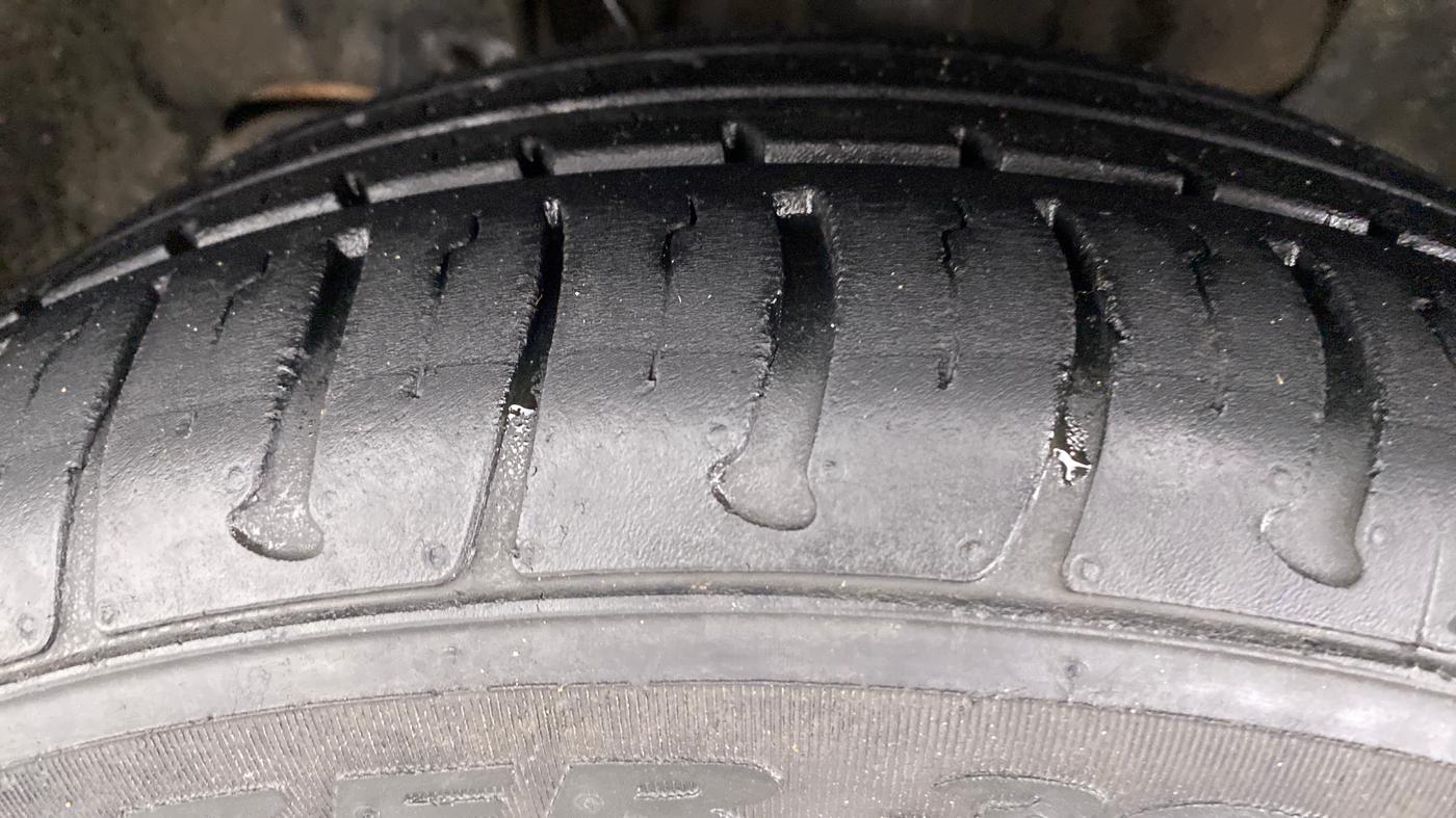 2018 Tata Tiago XZ 1.2 REVOTRON, Petrol, Manual, 31,615 km, Left Front Tyre Tread