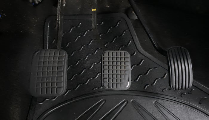 2018 Tata Tiago XZ 1.2 REVOTRON, Petrol, Manual, 31,615 km, Pedals