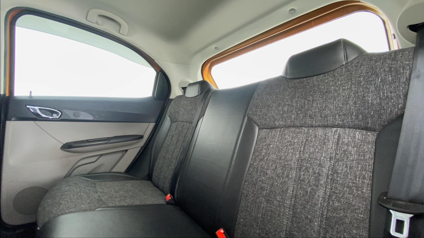 2018 Tata Tiago XZ 1.2 REVOTRON, Petrol, Manual, 31,615 km, Right Side Rear Door Cabin