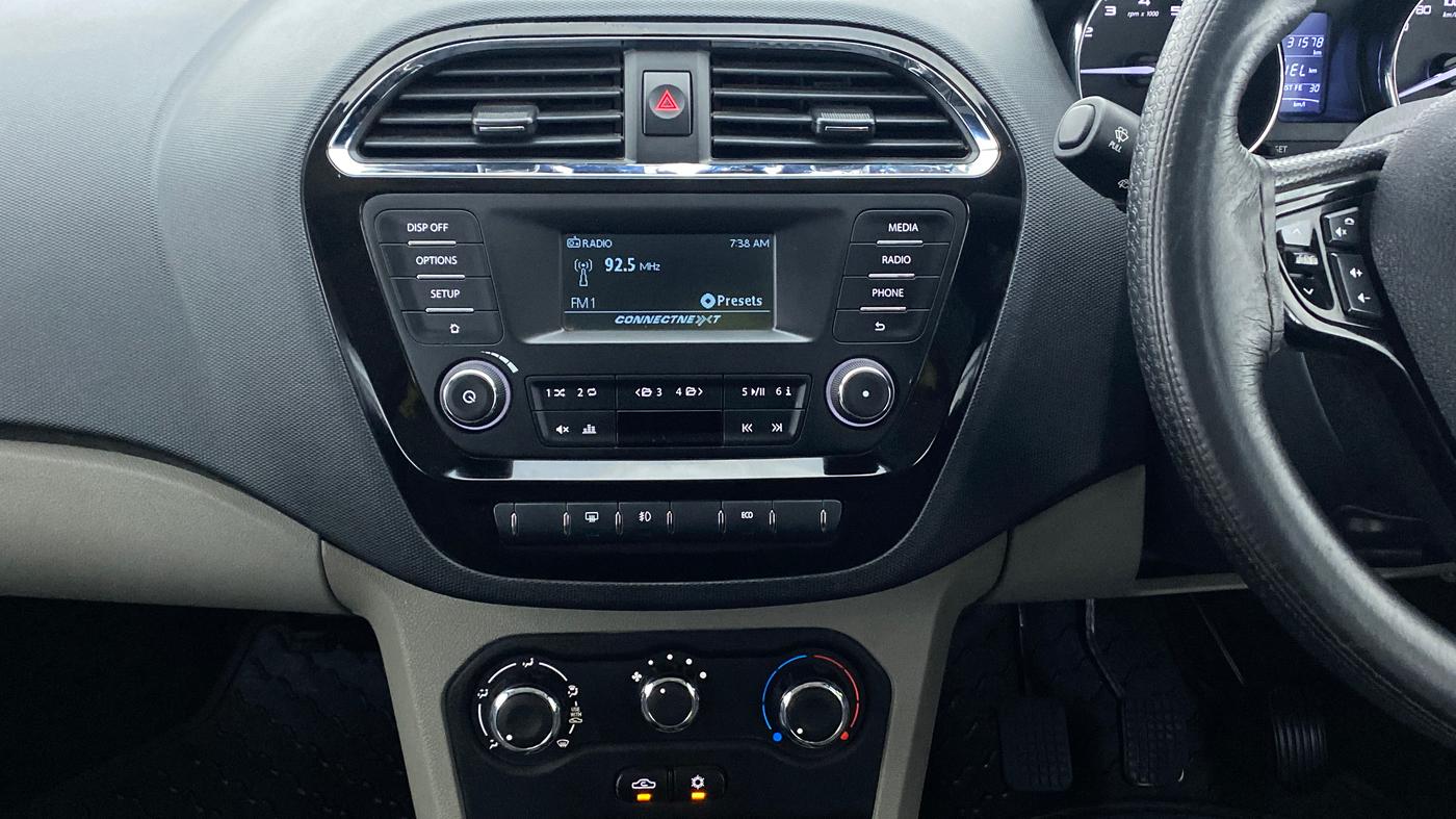 2018 Tata Tiago XZ 1.2 REVOTRON, Petrol, Manual, 31,615 km, Air Conditioner