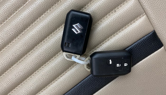 2017 Maruti Dzire ZXI PLUS, Petrol, Manual, 86,427 km, Key Close Up