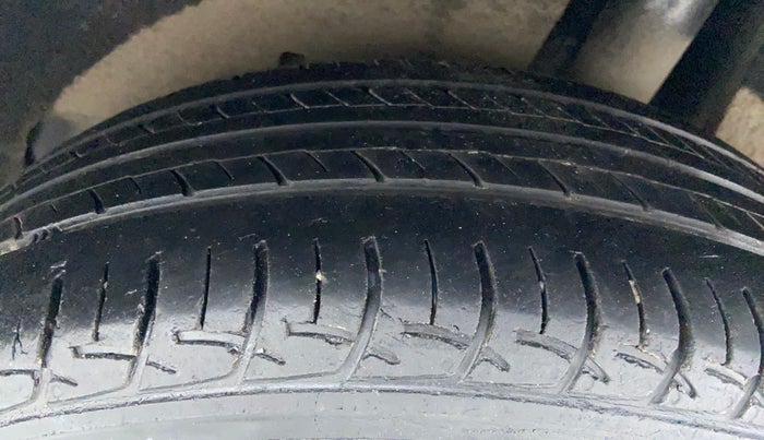 2016 Maruti Baleno DELTA PETROL 1.2, Petrol, Manual, 69,589 km, Left Rear Tyre Tread