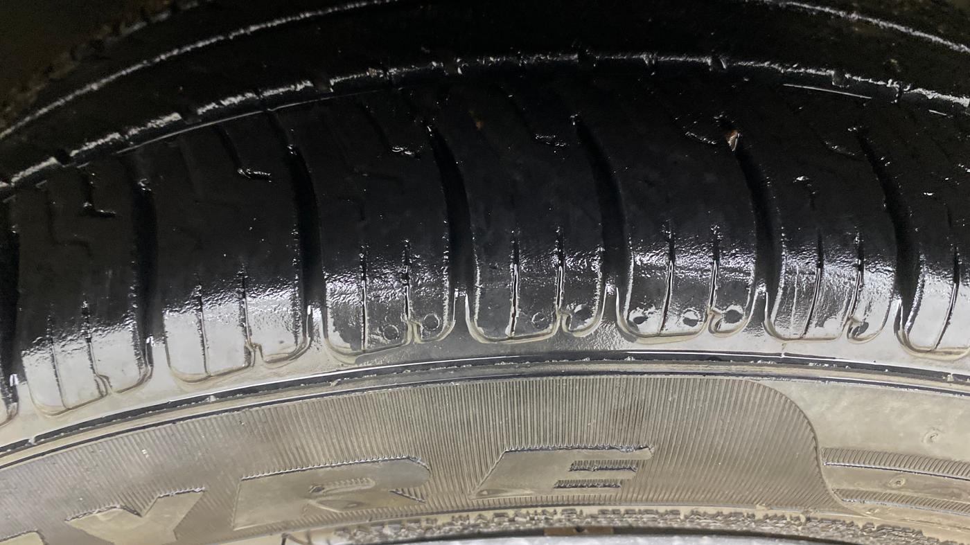2017 Tata Tiago XT PETROL, Petrol, Manual, 75,258 km, Right Front Tyre Tread
