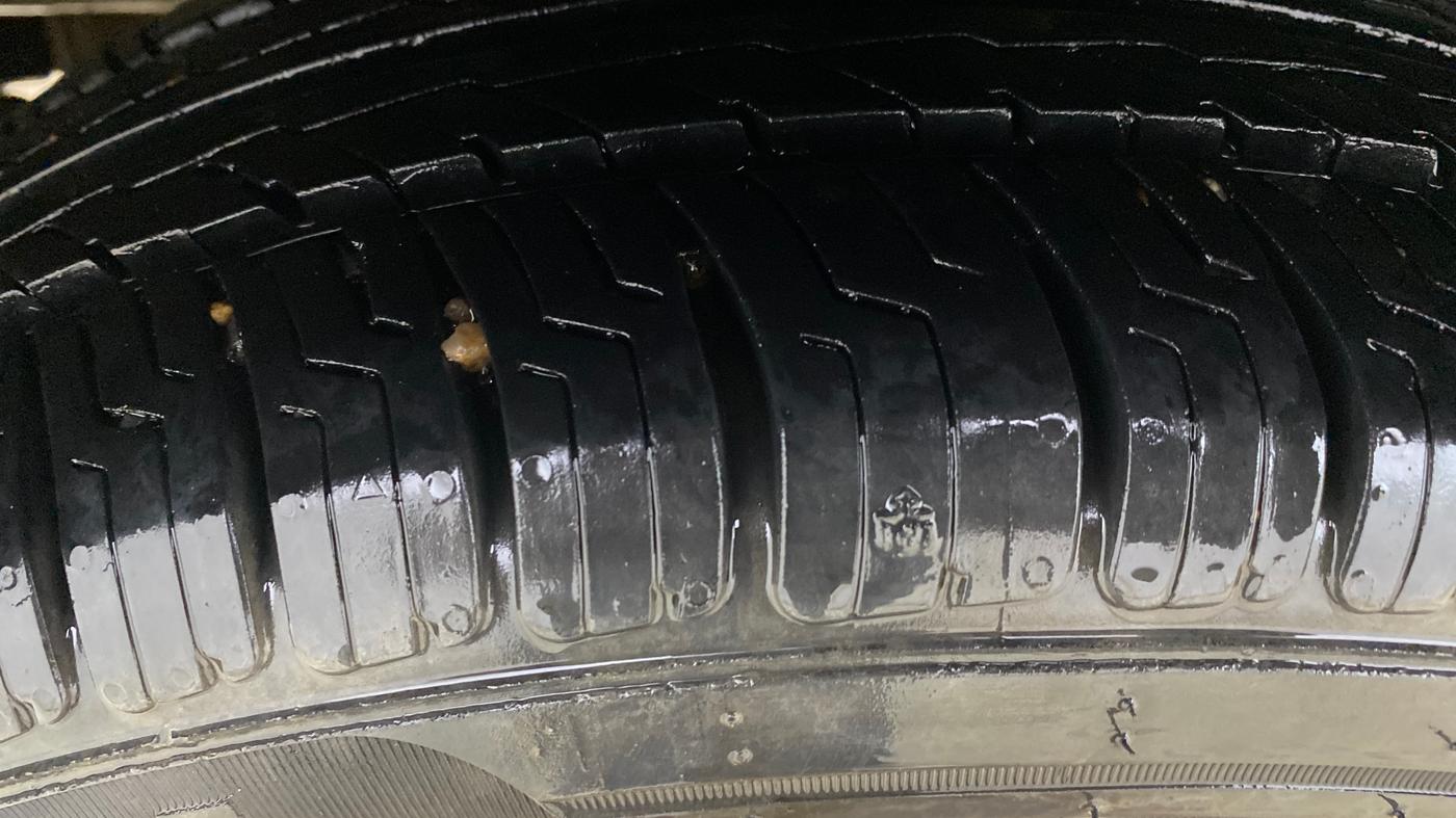 2017 Tata Tiago XT PETROL, Petrol, Manual, 75,258 km, Right Rear Tyre Tread