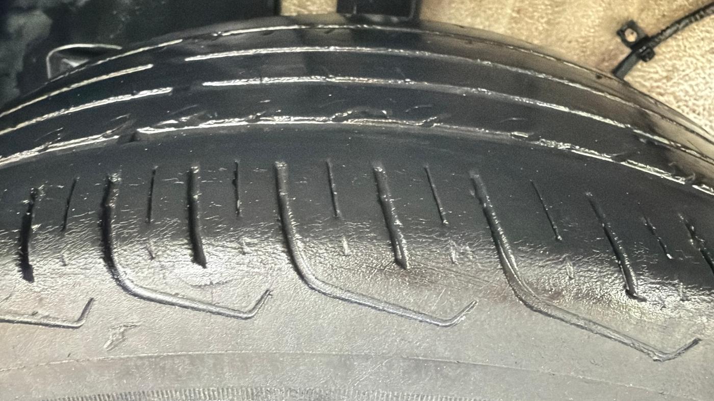 2023 Tata PUNCH ACCOMPLISHED DAZZLE SUNROOF CNG MT, CNG, Manual, 76,917 km, Right Rear Tyre Tread