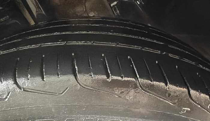 2023 Tata PUNCH ACCOMPLISHED DAZZLE SUNROOF CNG MT, CNG, Manual, 76,917 km, Left Front Tyre Tread