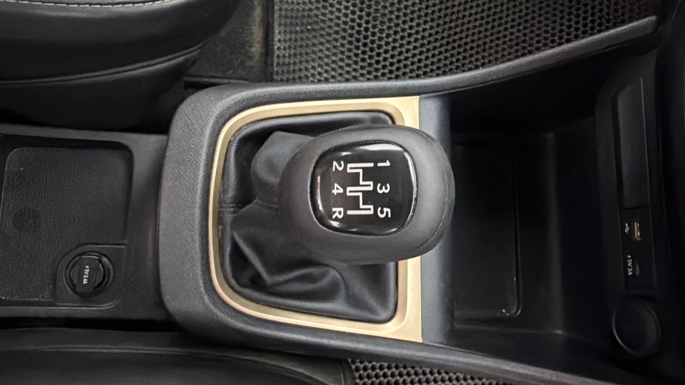 2023 Tata PUNCH ACCOMPLISHED DAZZLE SUNROOF CNG MT, CNG, Manual, 76,917 km, Gear Lever