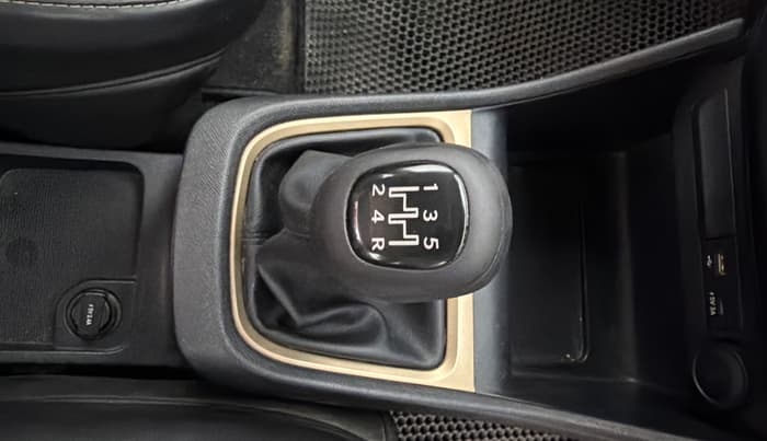 2023 Tata PUNCH ACCOMPLISHED DAZZLE SUNROOF CNG MT, CNG, Manual, 76,917 km, Gear Lever