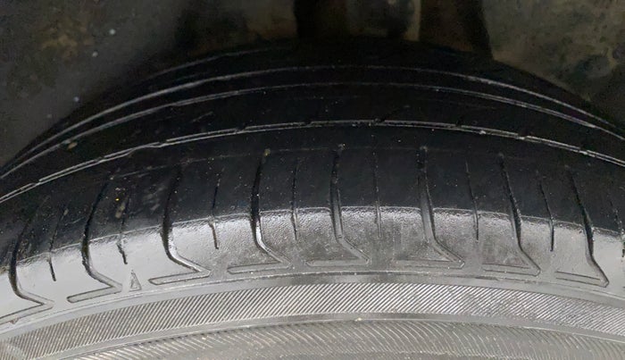 2016 Hyundai Creta SX (O) 1.6 DIESEL, Diesel, Manual, 89,244 km, Left Rear Tyre Tread