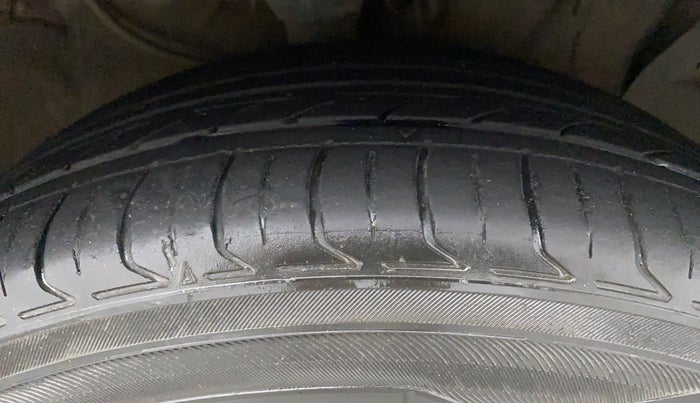 2016 Hyundai Creta SX (O) 1.6 DIESEL, Diesel, Manual, 89,244 km, Right Front Tyre Tread
