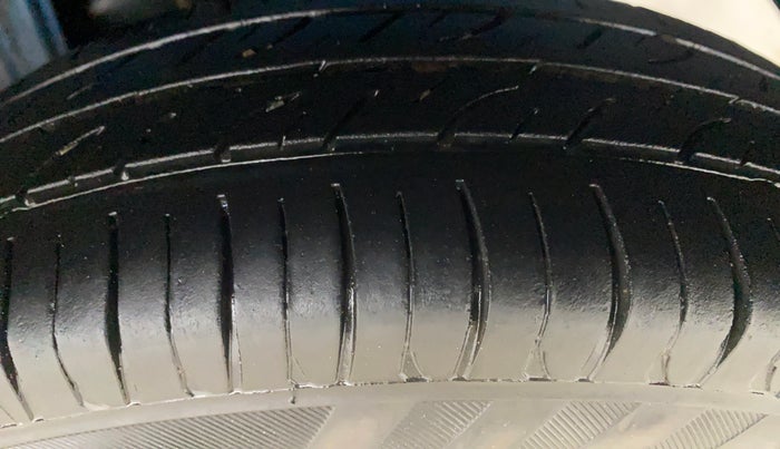 2016 Maruti Alto 800 VXI, Petrol, Manual, 72,804 km, Left Rear Tyre Tread