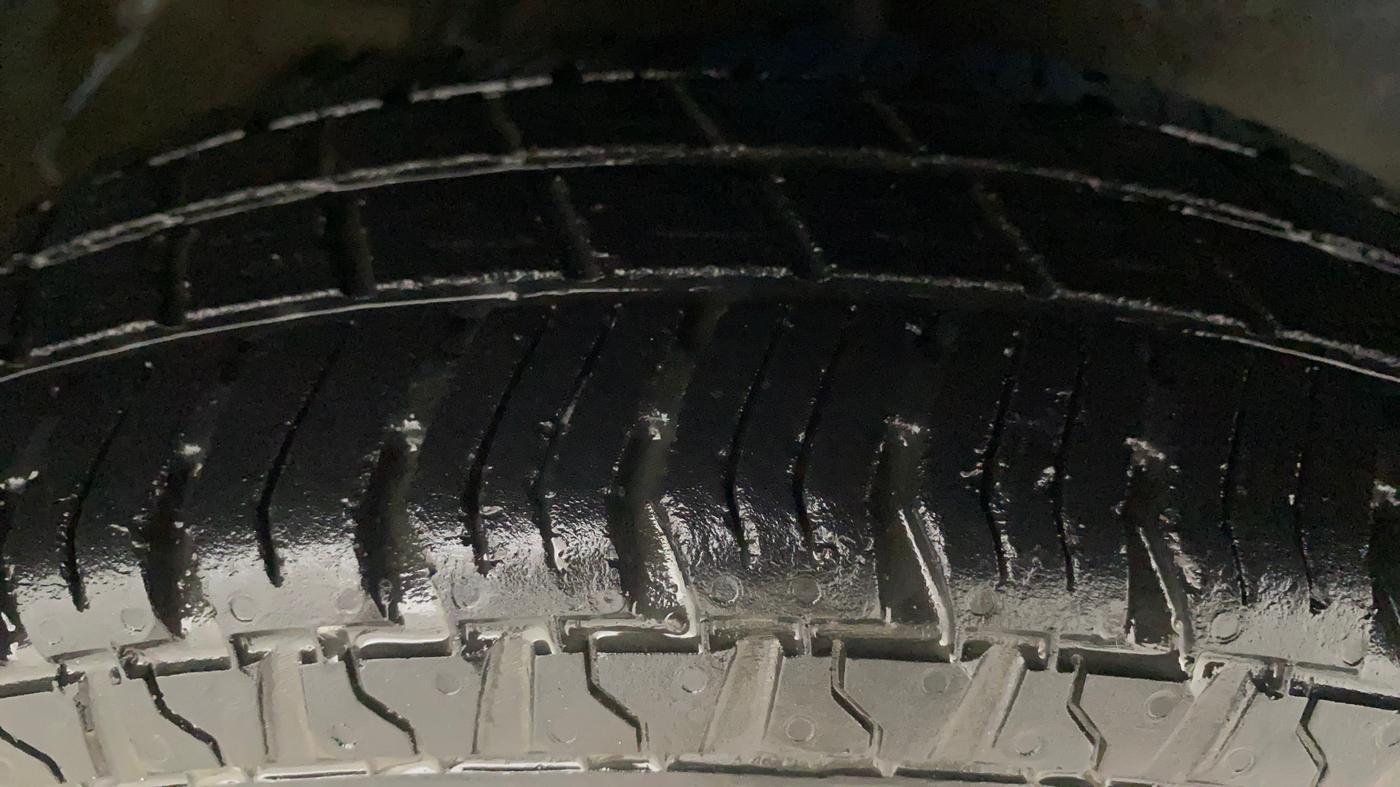 2016 Maruti Alto 800 VXI, Petrol, Manual, 72,804 km, Right Front Tyre Tread
