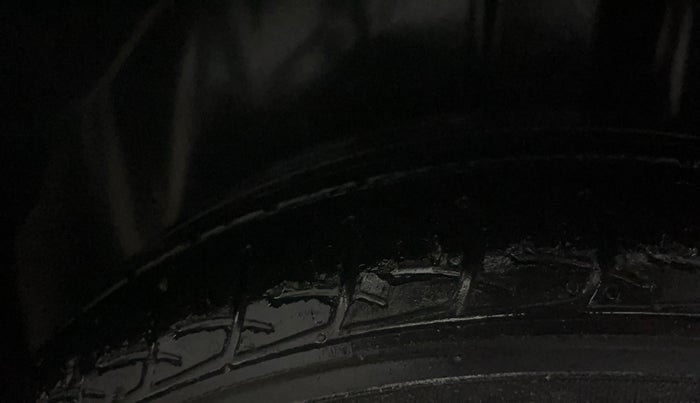 2015 Maruti Ciaz VXI+, Petrol, Manual, 67,224 km, Left Rear Tyre Tread