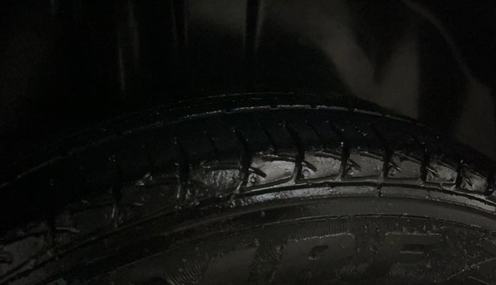 2015 Maruti Ciaz VXI+, Petrol, Manual, 67,224 km, Right Rear Tyre Tread