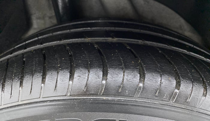 2019 Hyundai New Elantra 2.0 SX AT PETROL, Petrol, Automatic, 37,705 km, Right Rear Tyre Tread