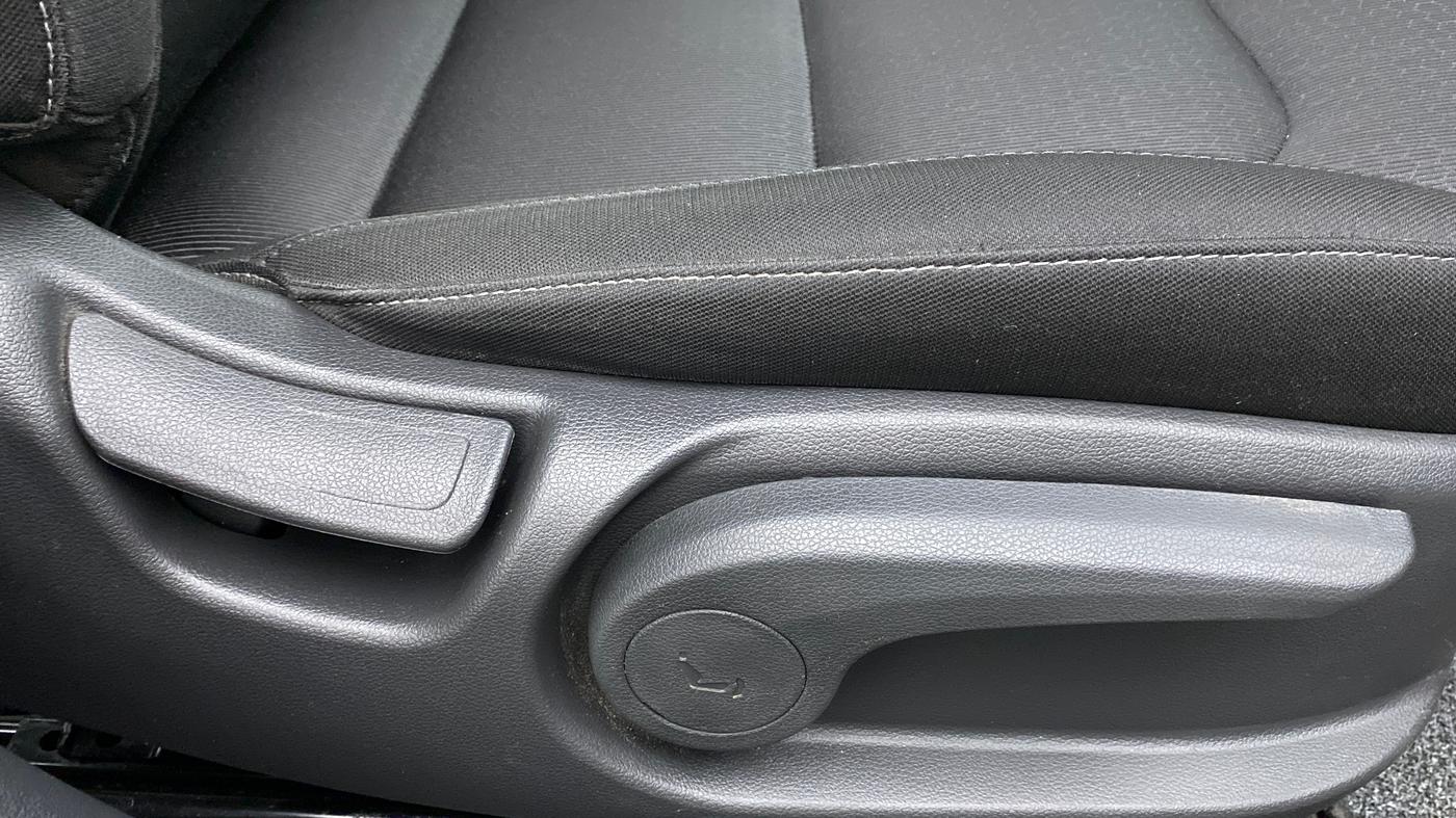 2019 Hyundai New Elantra 2.0 SX AT PETROL, Petrol, Automatic, 37,705 km, Driver Side Adjustment Panel