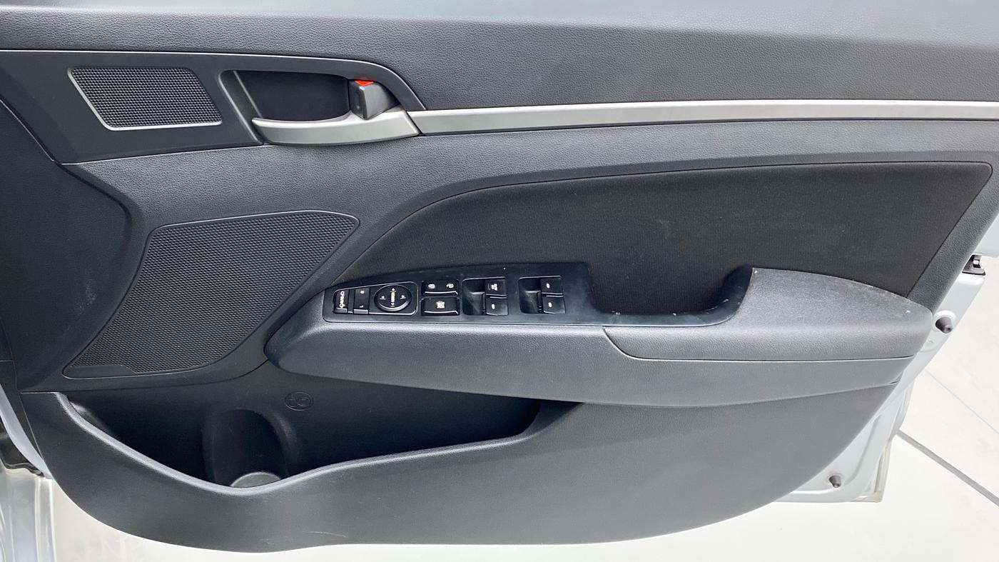 2019 Hyundai New Elantra 2.0 SX AT PETROL, Petrol, Automatic, 37,705 km, Driver Side Door Panels Control
