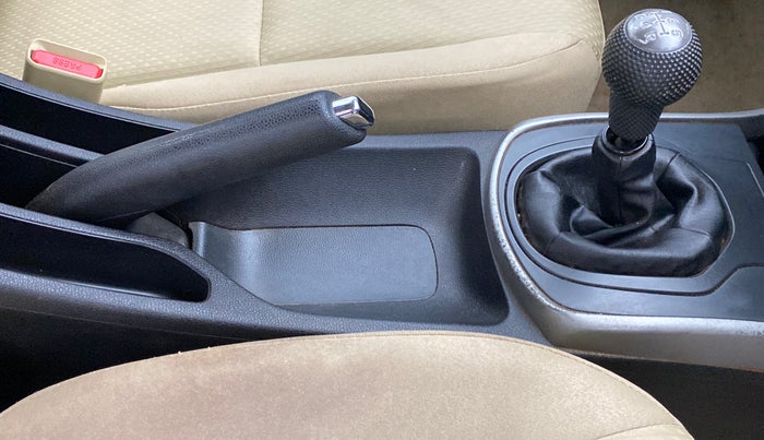 2019 Honda City V MT PETROL, Petrol, Manual, 59,607 km, Gear Lever