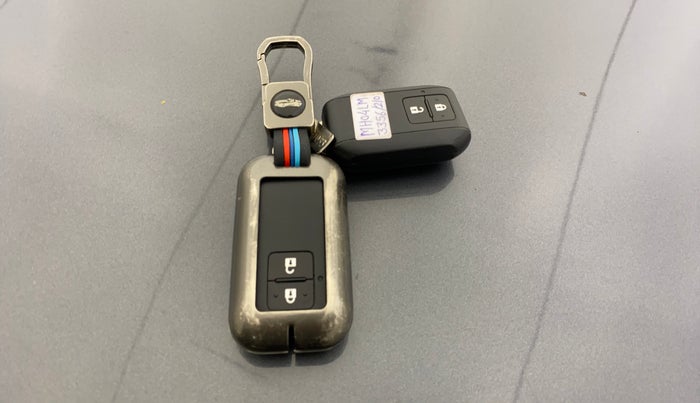 2023 Maruti Baleno ZETA PETROL 1.2, Petrol, Manual, 40,186 km, Key Close Up