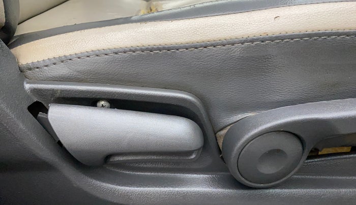 2011 Maruti A Star VXI, Petrol, Manual, 79,392 km, Driver Side Adjustment Panel