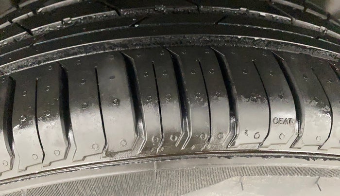 2021 Toyota URBAN CRUISER PREMIUM GRADE AT, Petrol, Automatic, 81,443 km, Right Rear Tyre Tread