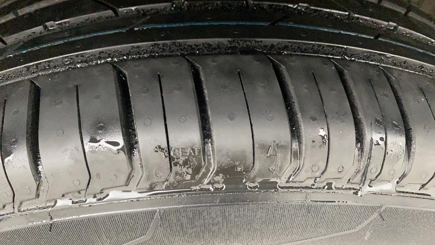 2021 Toyota URBAN CRUISER PREMIUM GRADE AT, Petrol, Automatic, 81,443 km, Right Front Tyre Tread