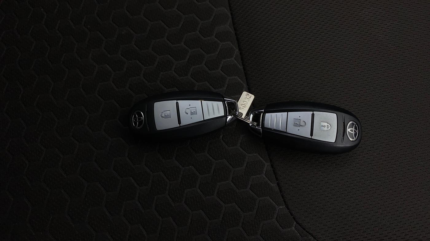 2021 Toyota URBAN CRUISER PREMIUM GRADE AT, Petrol, Automatic, 81,443 km, Key Close Up
